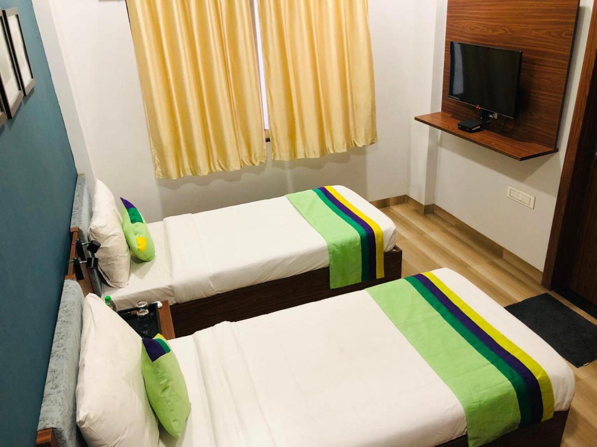 Hotel Ballfin Indore Buitenkant foto
