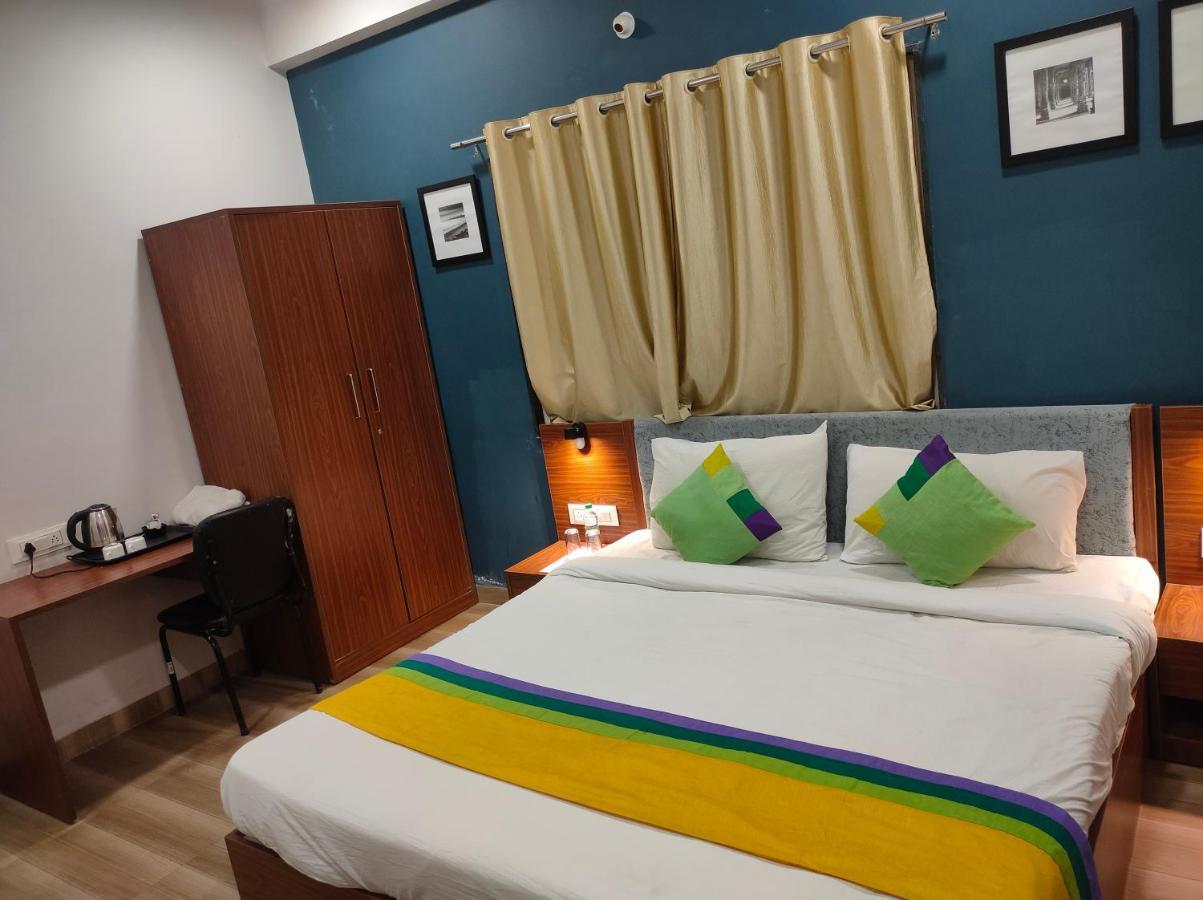 Hotel Ballfin Indore Buitenkant foto
