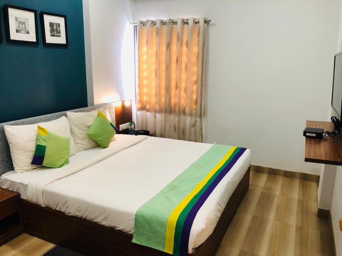 Hotel Ballfin Indore Buitenkant foto