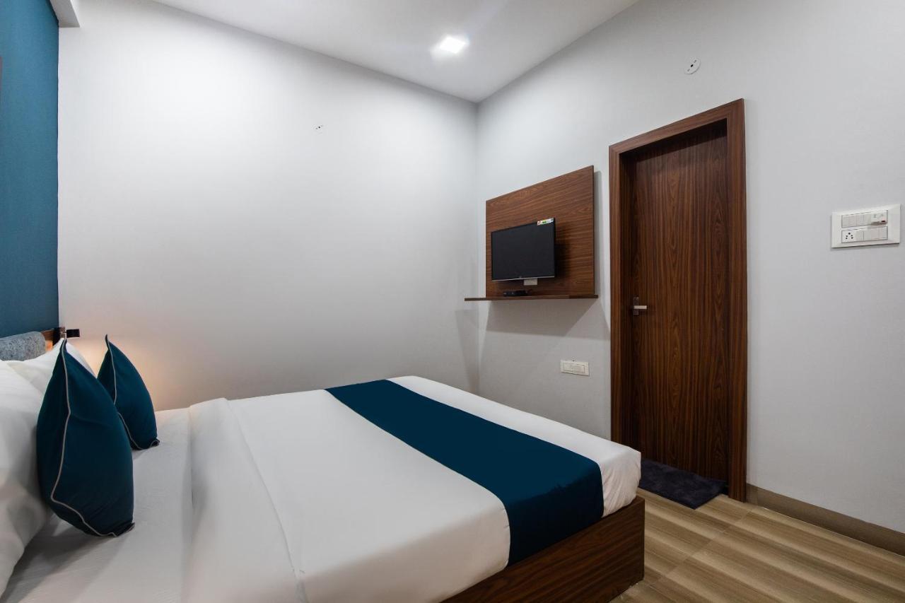 Hotel Ballfin Indore Buitenkant foto
