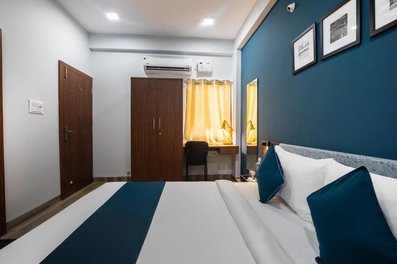 Hotel Ballfin Indore Buitenkant foto