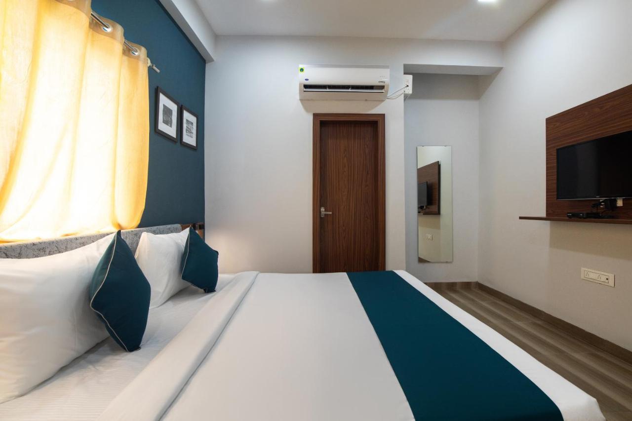 Hotel Ballfin Indore Buitenkant foto